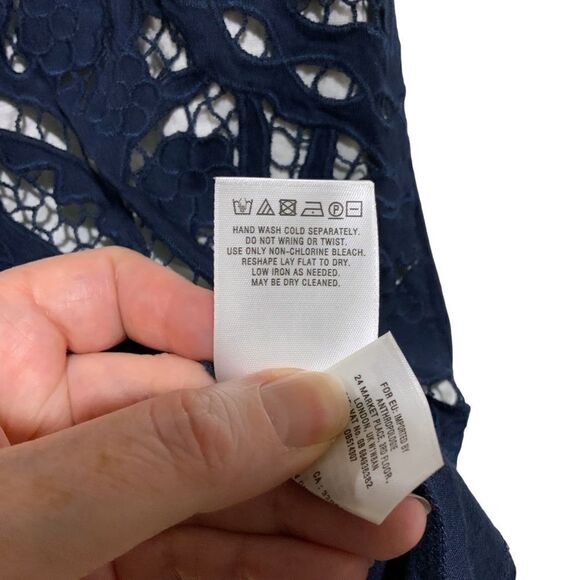 AKEMI + KIN Embroidered Crochet Lace Racerback Navy Blue Hi/Lo Tank Top Size S - Picture 12 of 12